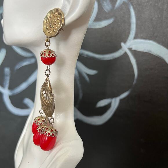 Stunning Red Coral Gold Tone Bohemian Statement Chandelier Earring - Picture 2 of 6